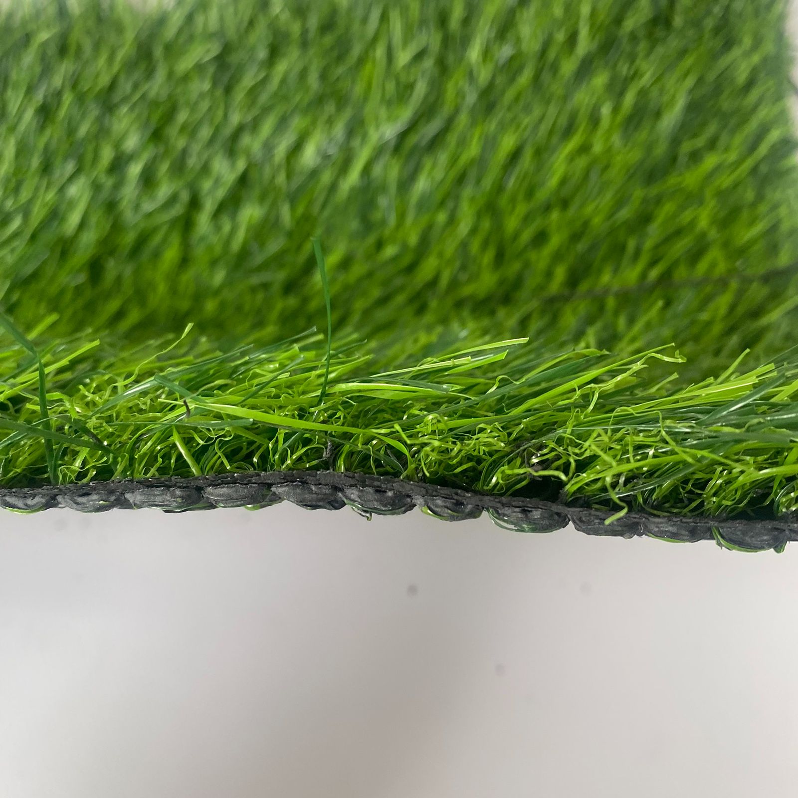 Искусственная трава - купить искусственный газон в рулонах, цена покрытия в Москве от руб
