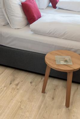 Ламинат Egger Pro Classic Дуб Даннингтон светлый (8/33)