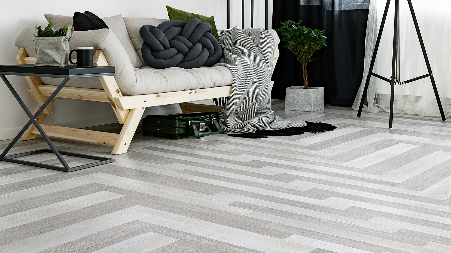 Почему кварцвинил стал хитом продаж в Беларуси? Почему кварцвинил стал хитом продаж в Беларуси?