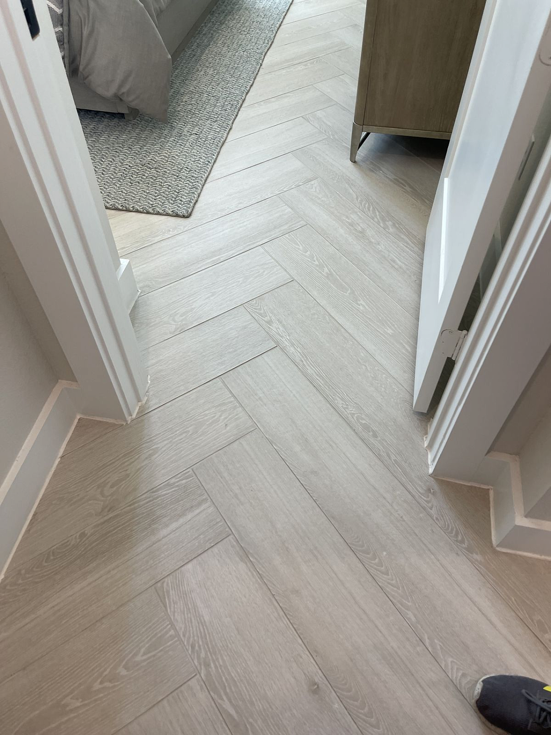 Винил ёлочкой. Что это такое и почему его выбирают для современных интерьеров