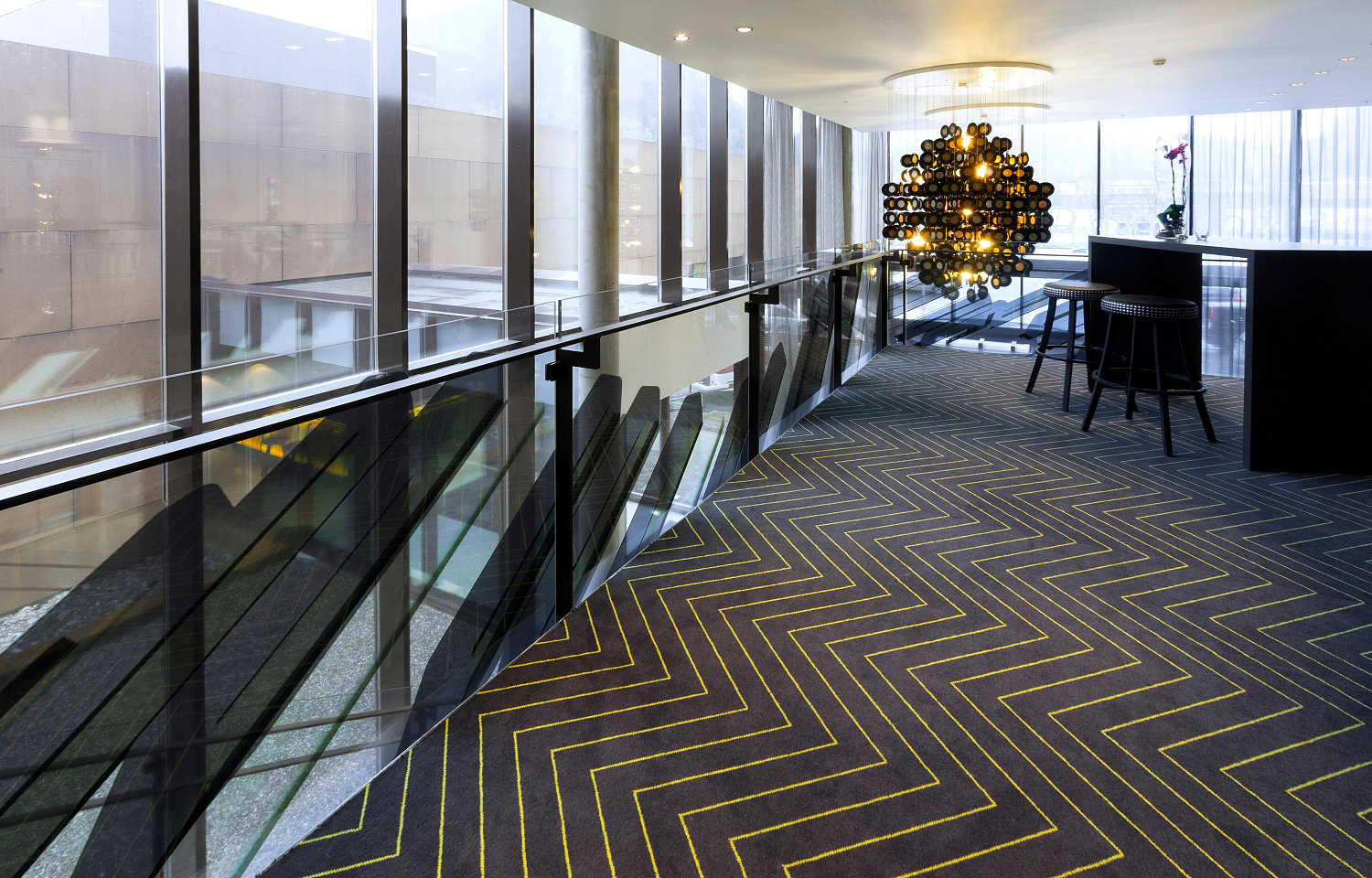 Топ лучших напольных покрытий для офиса: что выбрать в 2025 году?